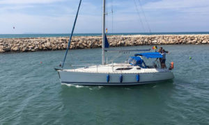 Jeanneau arriving marina
